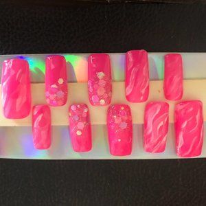 Press on nails